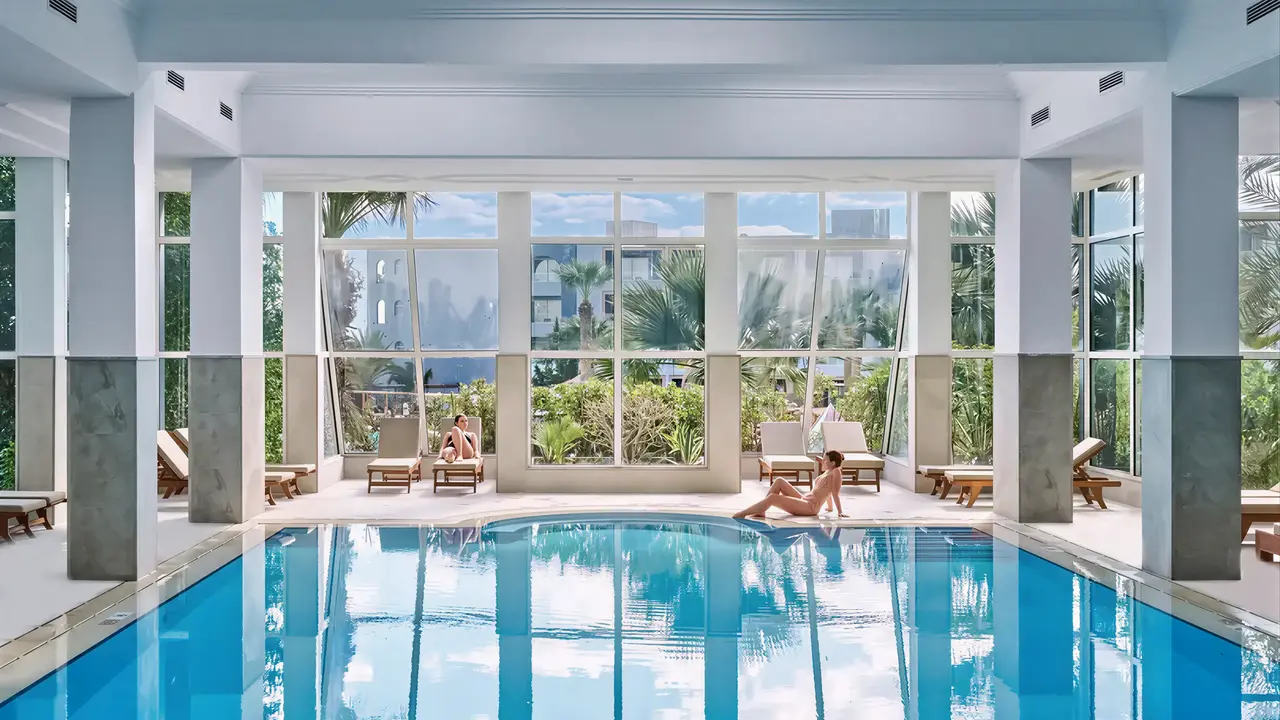 Kryty basen w obiekcie Sentido Marillia Resort & Spa
