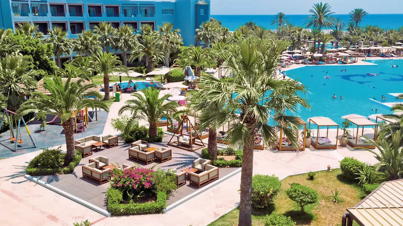 Widok na kompleks i baseny Sentido Marillia Resort & Spa