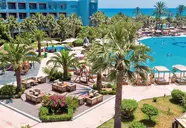 Widok na kompleks i baseny Sentido Marillia Resort & Spa