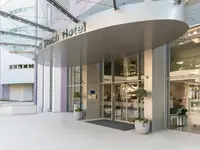 Nowoczesne wejście do budynku Sentido Neptun Beach