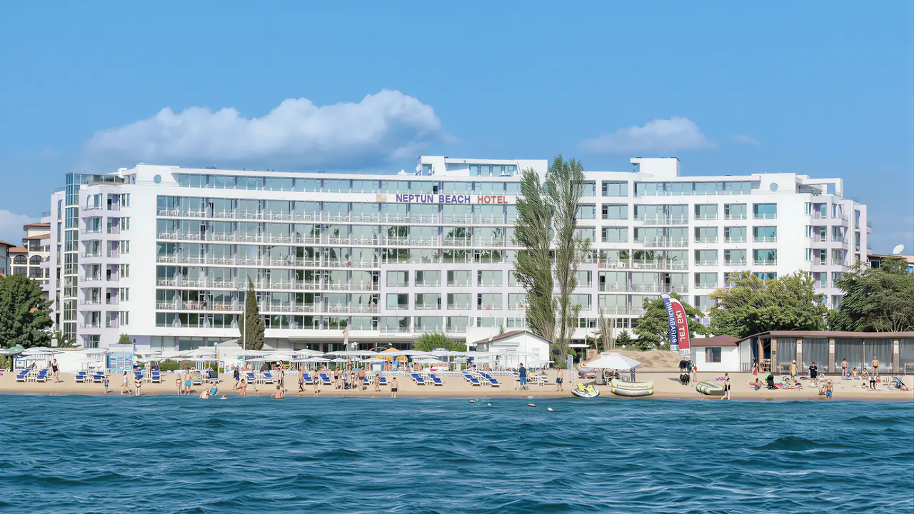 Budynek Sentido Neptun Beach widziany od strony morza