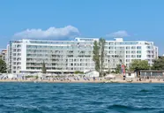 Budynek Sentido Neptun Beach widziany od strony morza