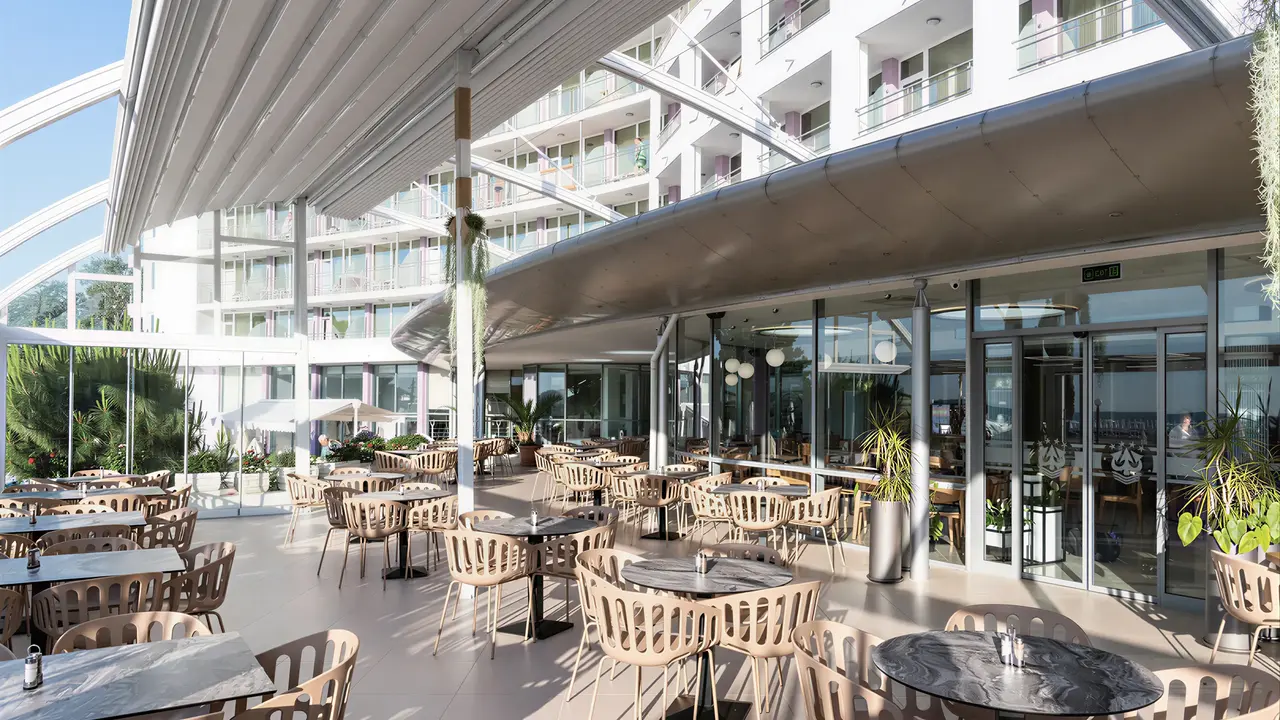 Restauracja na świeżym powietrzu w Sentido Neptun Beach