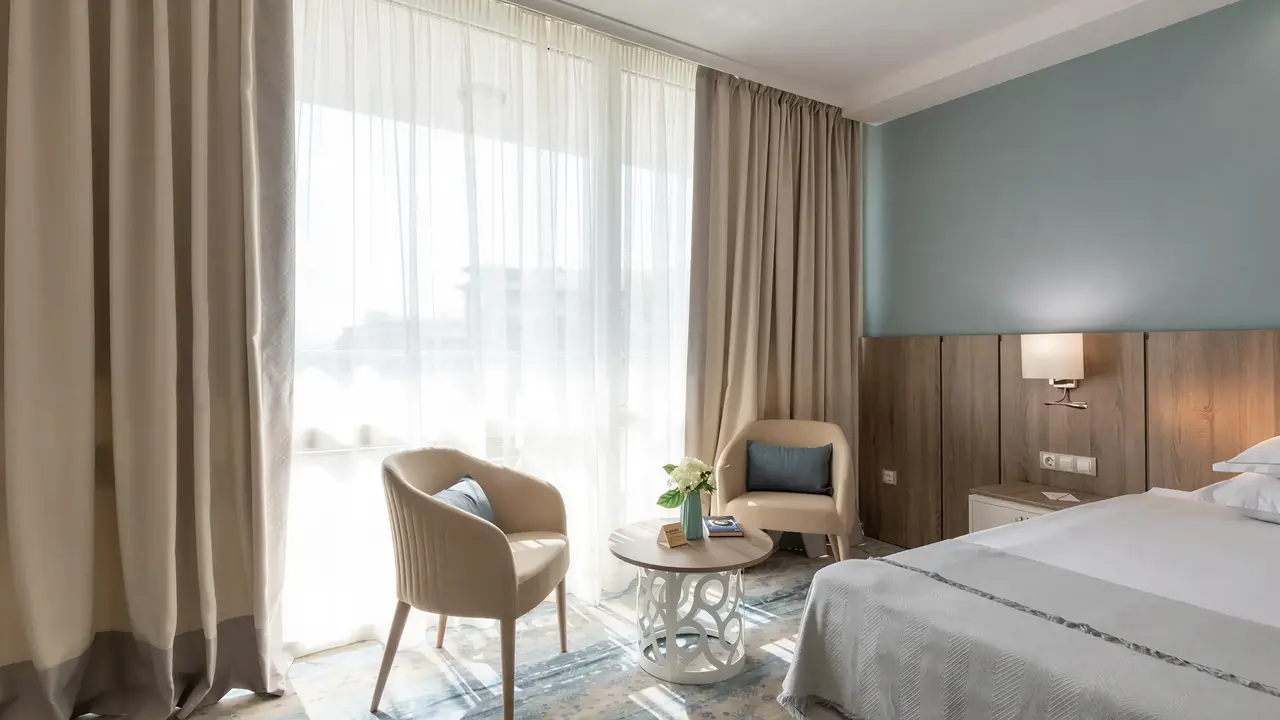 Wnętrze pokoju hotelowego w Sentido Neptun Beach