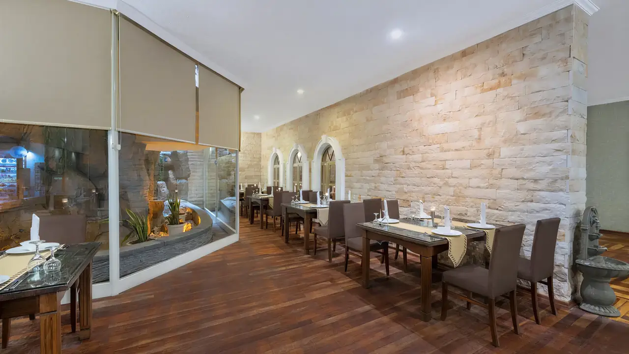 Restauracja w Sentido Turan Prince z nakrytymi stołami