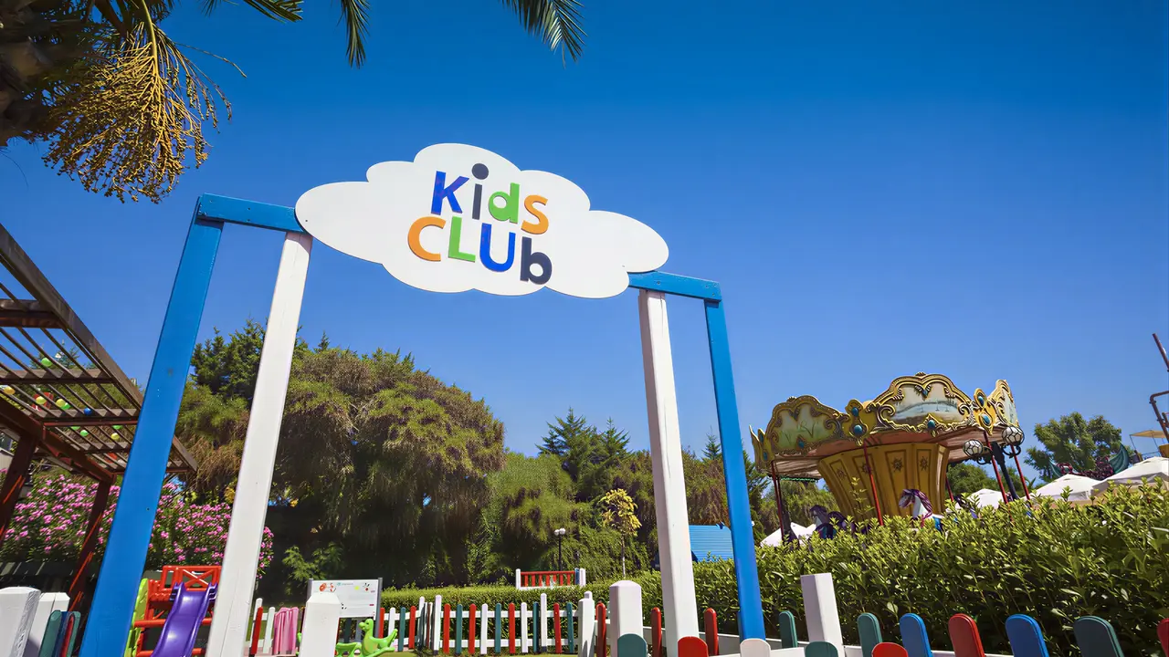 Wejście do Kids Club w Sentido Turan Prince