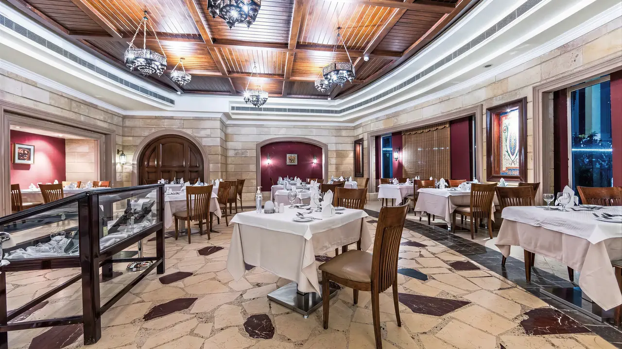Elegancka restauracja w hotelu Serenity Alpha Beach