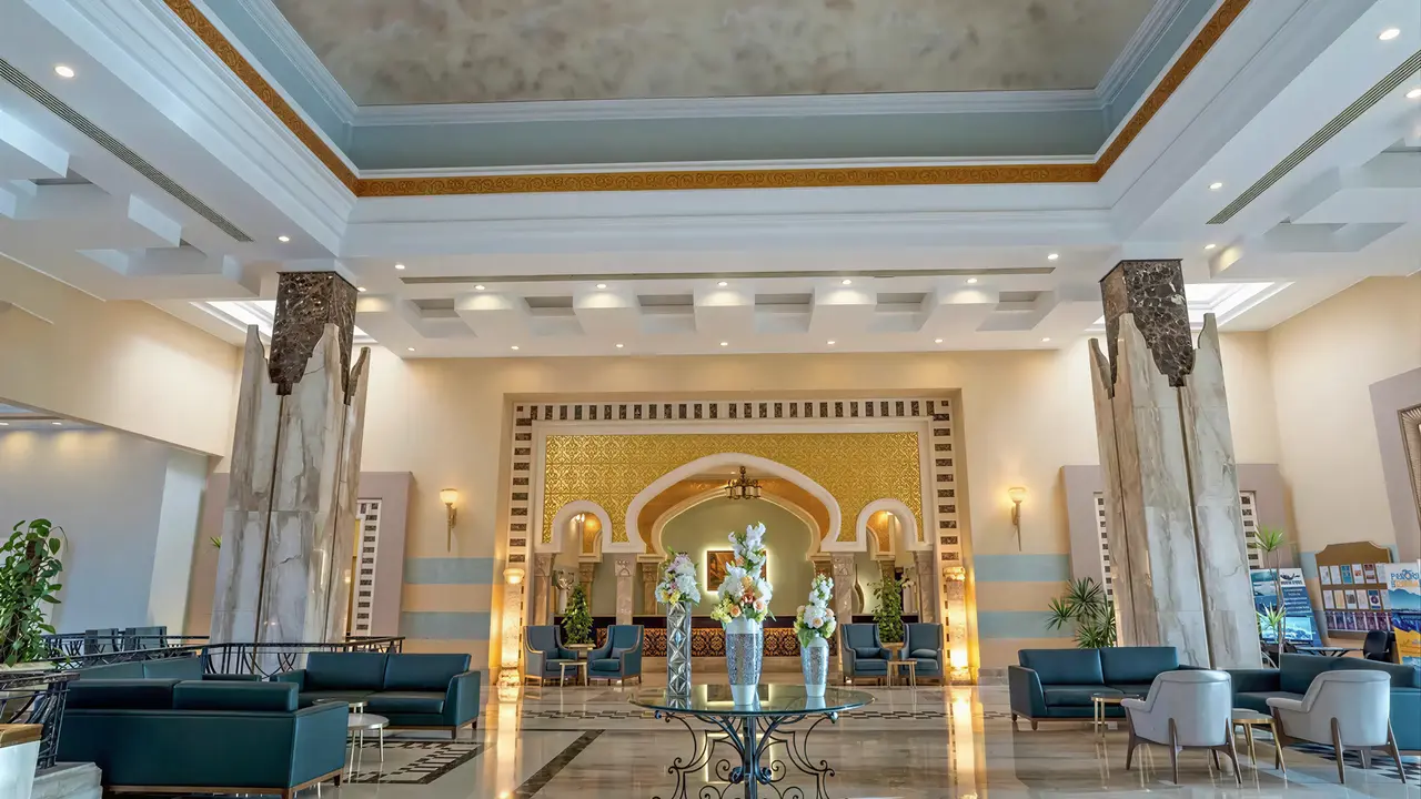 Eleganckie lobby w hotelu Serenity Alpha Beach