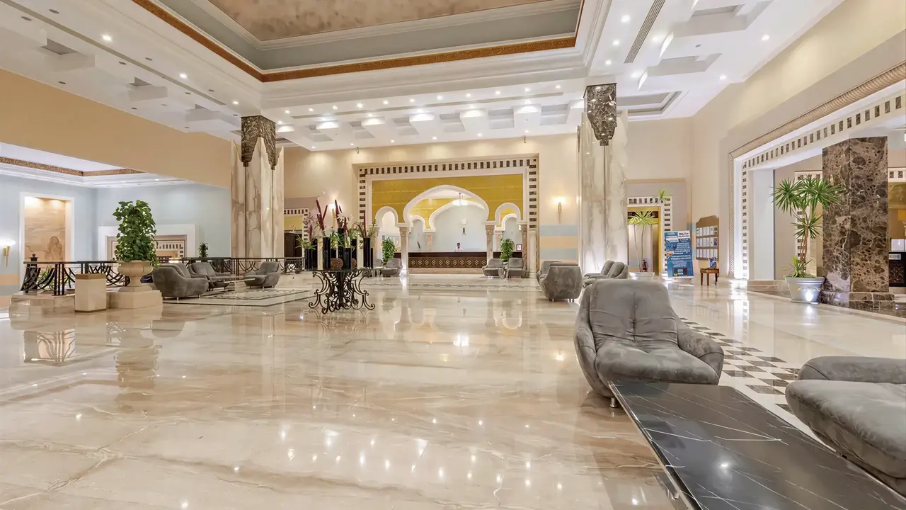 Luksusowe lobby w hotelu Serenity Alpha Beach