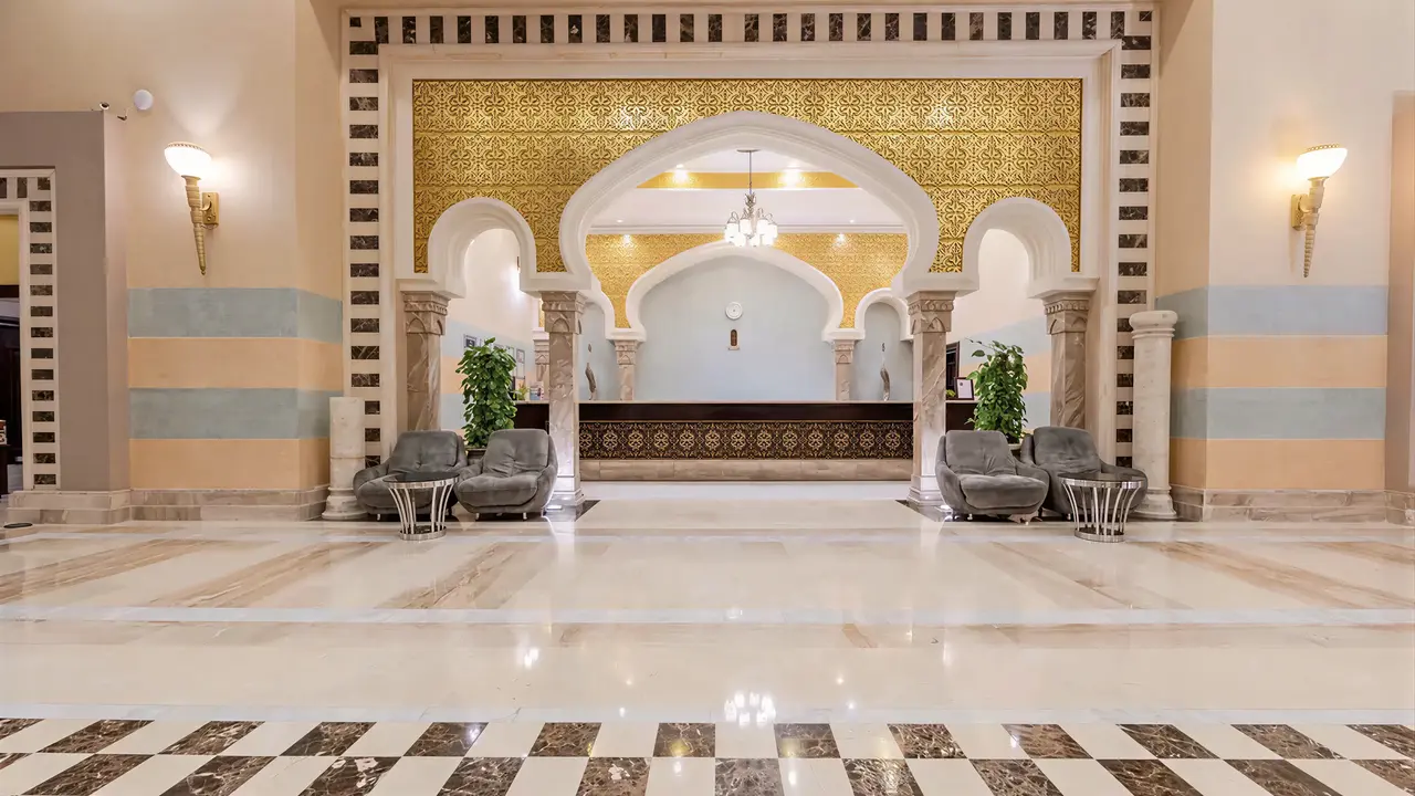 Elegancka recepcja w hotelu Serenity Alpha Beach