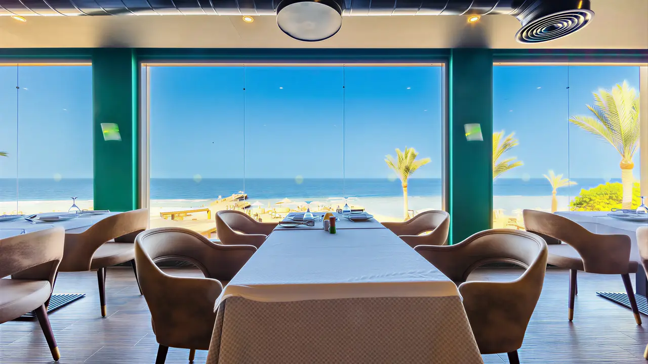 Restauracja Serenity Alpha Beach z widokiem na morze