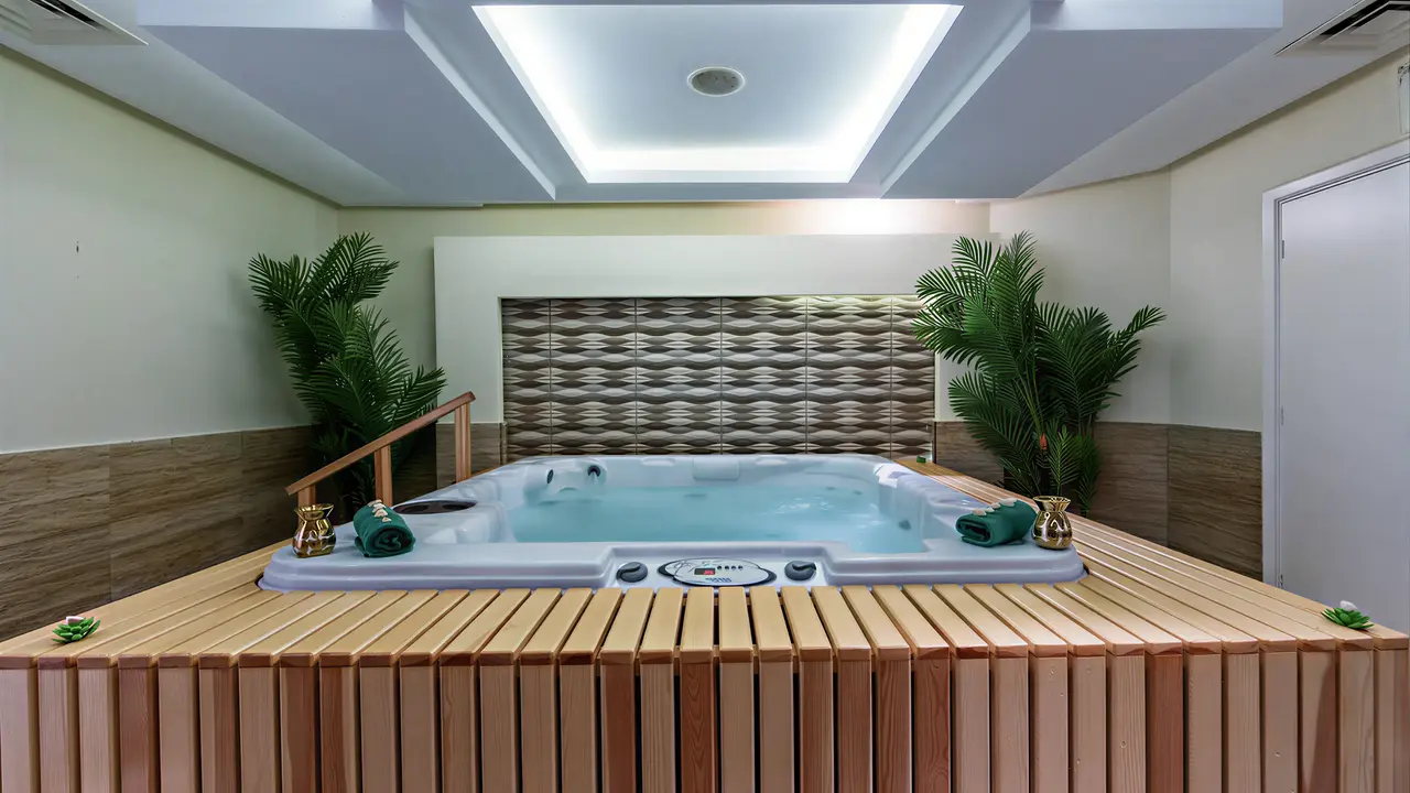 Jacuzzi w strefie wellness Serenity Alpha Beach
