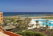 Widok na kompleks i baseny Sheraton Fuerteventura Beach Golf & Spa Resort