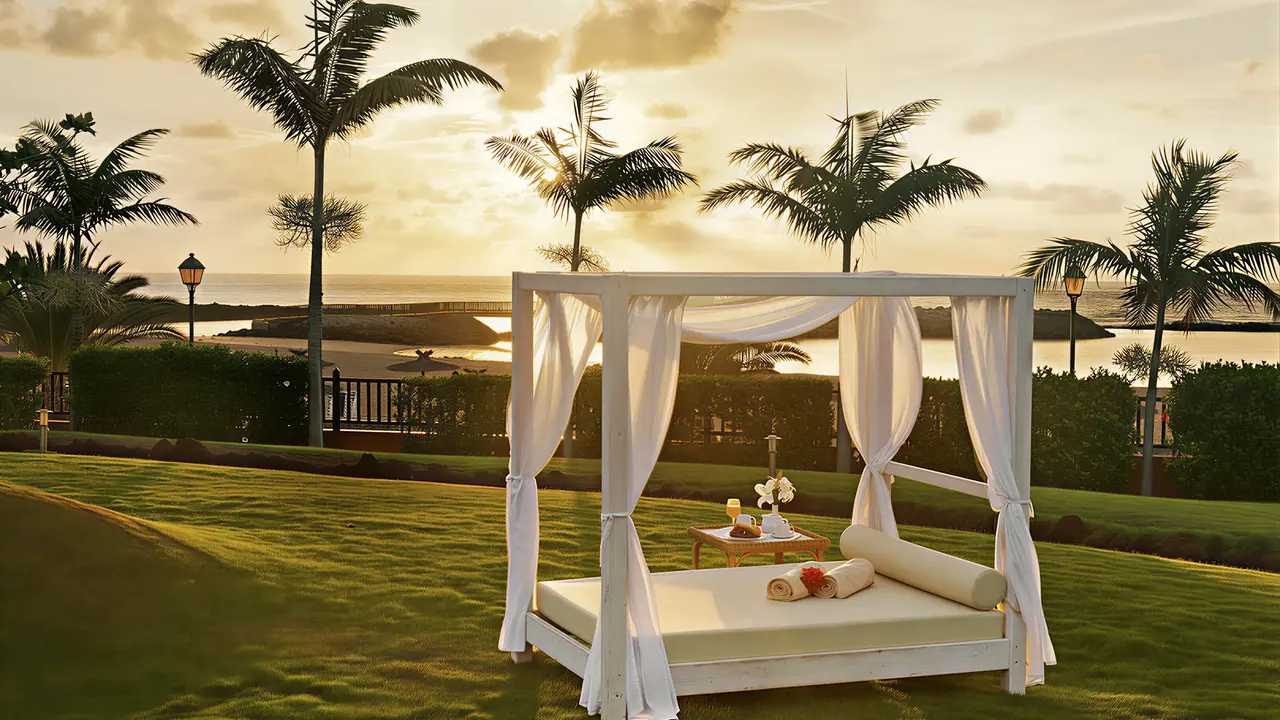 Relaksująca altana w ogrodzie Sheraton Fuerteventura Beach Golf & Spa Resort