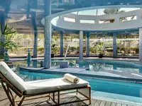 Kryty basen i strefa relaksu w Sheraton Fuerteventura Beach Golf & Spa Resort