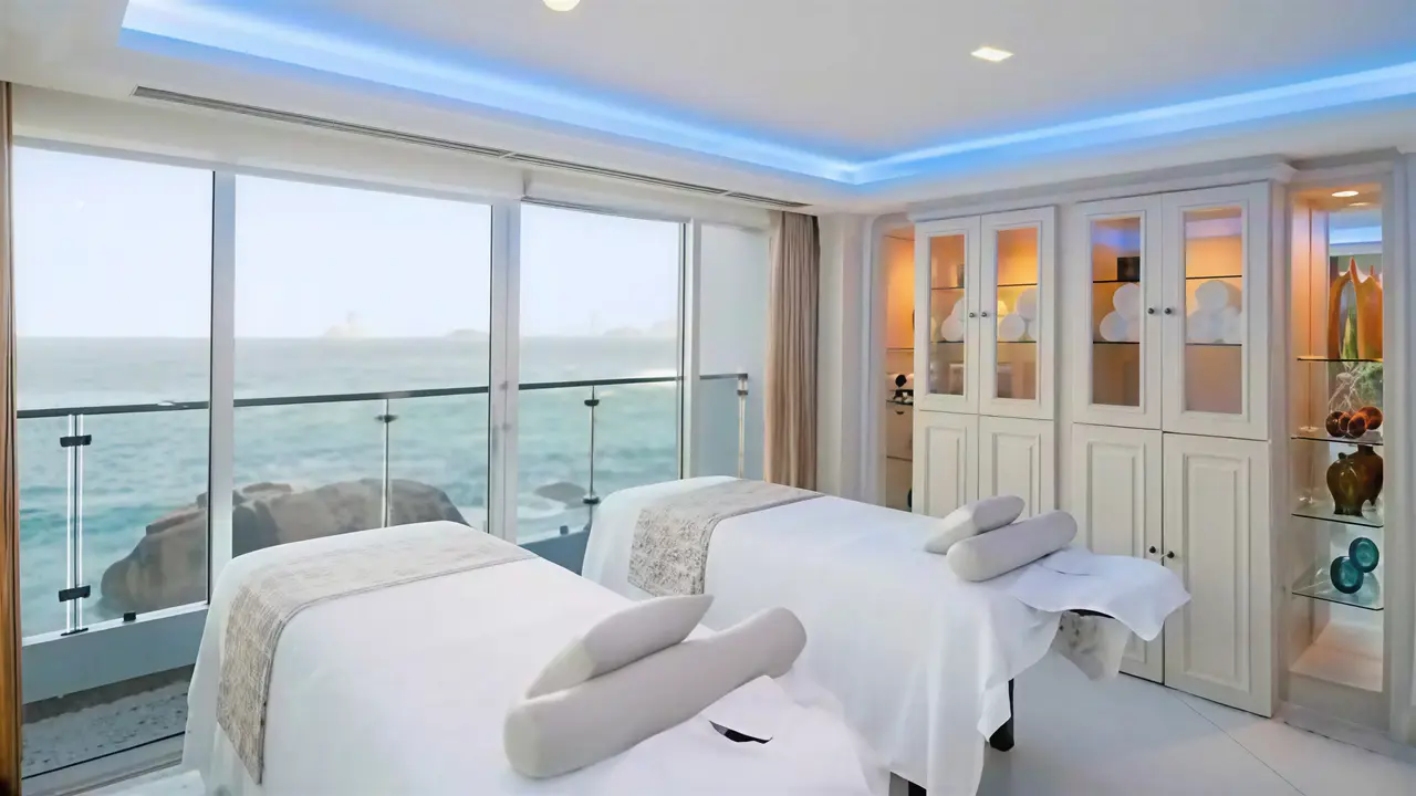 Gabinet masażu w Sheraton Grand Rio z widokiem na morze