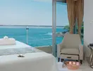 Jasny pokój z widokiem na morze w Sheraton Grand Rio