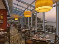 Restauracja w Sheraton Grand Rio z widokiem na morze