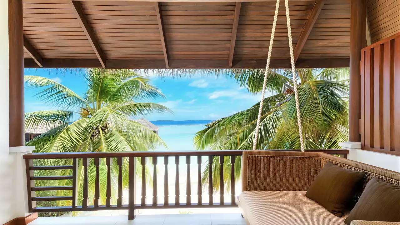 Prywatny balkon z widokiem w Sheraton Maldives Full Moon Resort & Spa