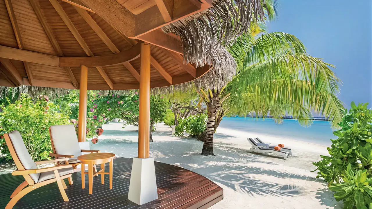 Pawilon na plaży w Sheraton Maldives Full Moon Resort & Spa