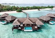 Widok na kompleks willi w Sheraton Maldives Full Moon Resort & Spa