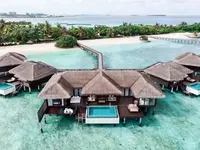 Widok na kompleks willi w Sheraton Maldives Full Moon Resort & Spa