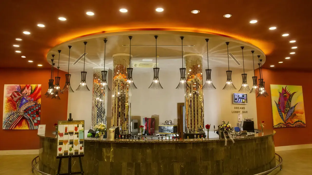 Lobby bar w hotelu Sherwood Exclusive Lara