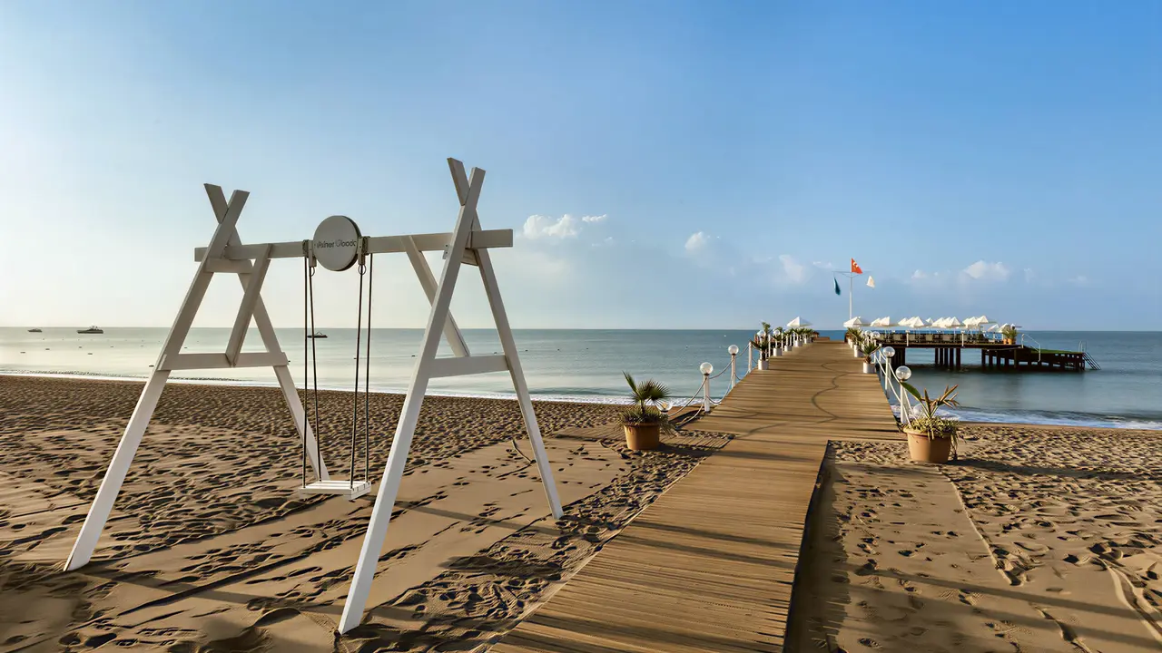 Plaża z pomostem i huśtawką w Sherwood Exclusive Lara