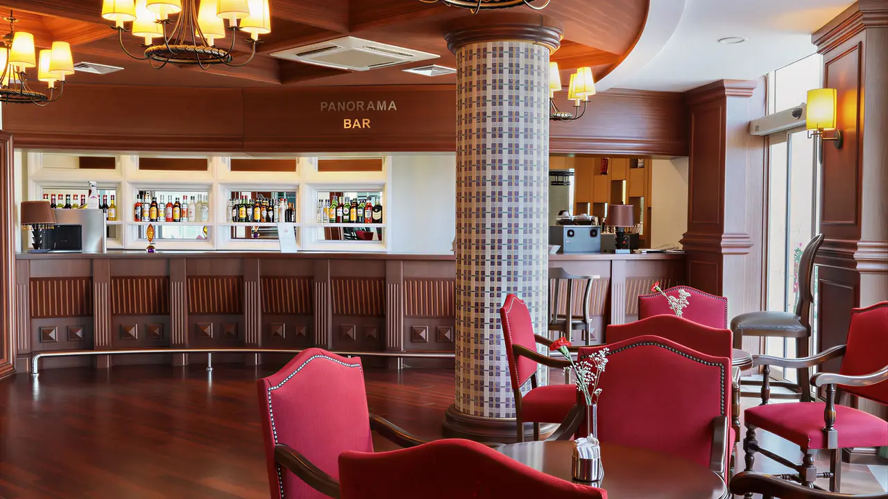Elegancki bar w hotelu Sherwood Exclusive Lara