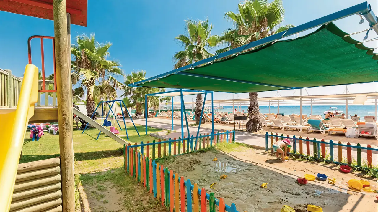 Plac zabaw dla dzieci w Side Mare Resort & Spa