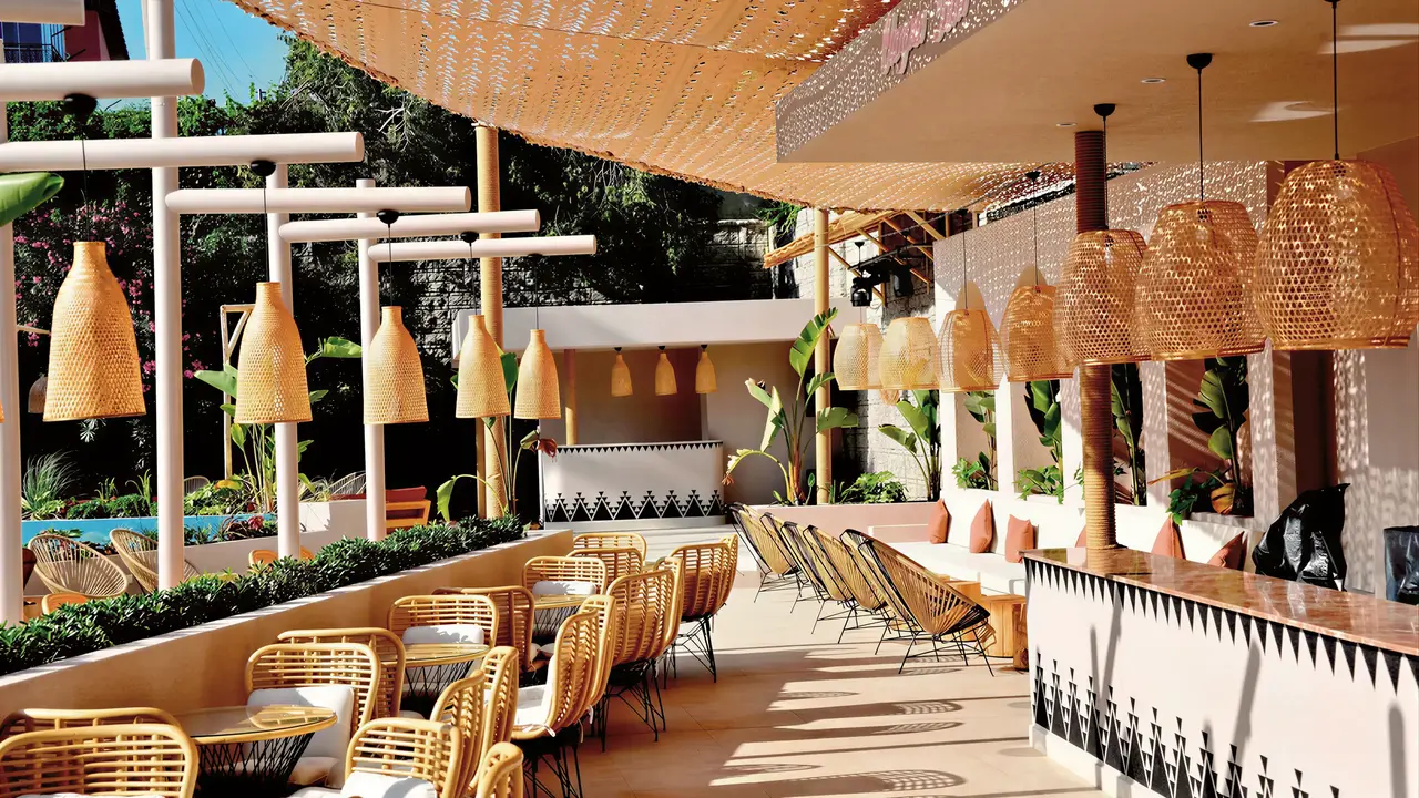 Elegancki bar zewnętrzny w Side Mare Resort & Spa