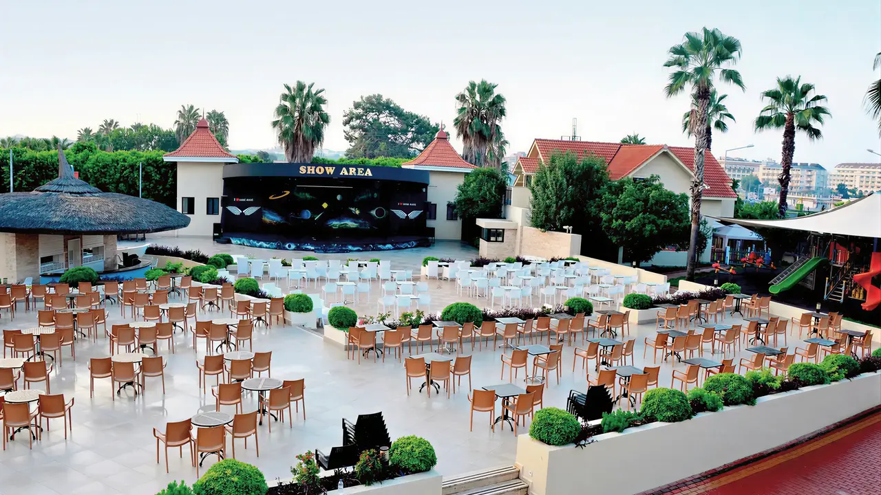 Scena i miejsca siedzące w Side Mare Resort & Spa