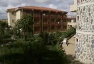 Budynki hotelowe i zieleń w Side Mare Resort & Spa