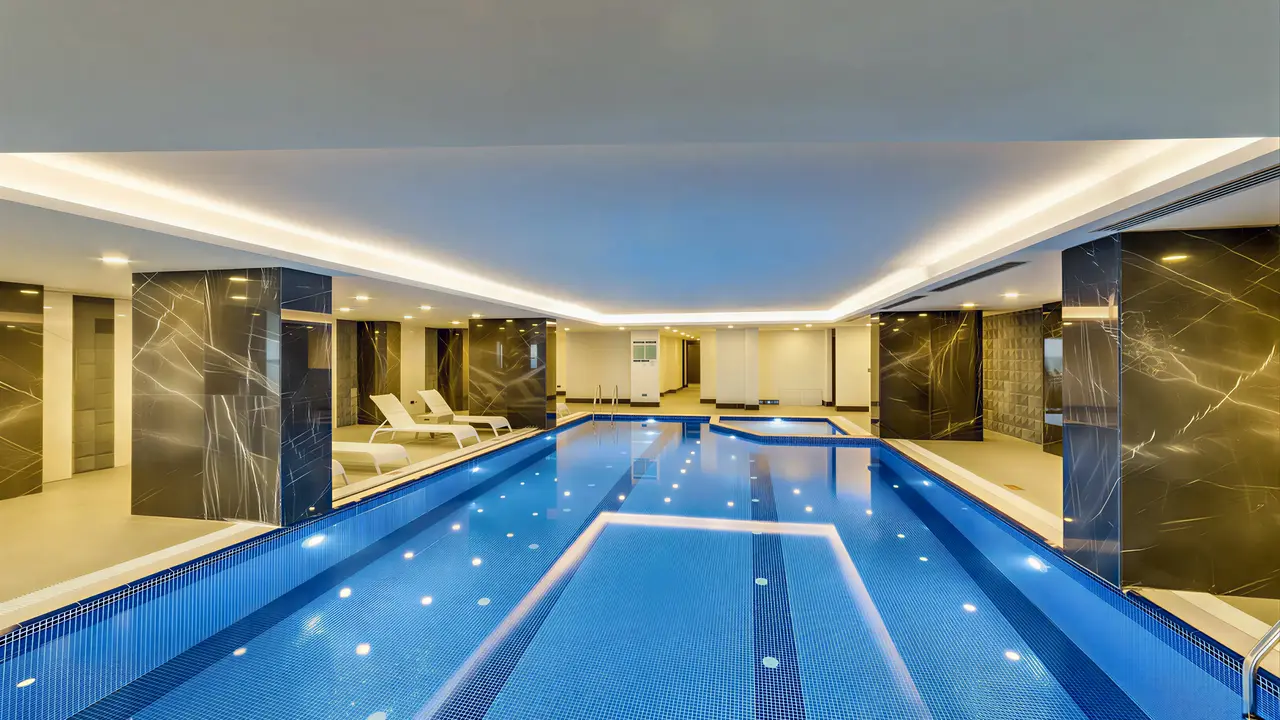 Kryty basen w Signature Blue Resort