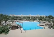 Widok na kompleks Sindbad Club z basenem