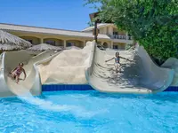 Zjeżdżalnie wodne w hotelu Sindbad Club