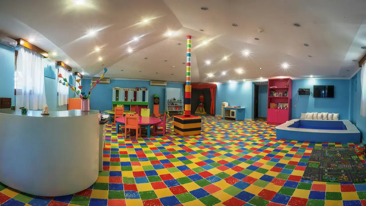 Kolorowy pokój dla dzieci w Sindbad Club