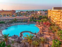 Widok na kompleks basenowy w Sindbad Club
