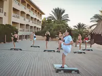 Zajęcia fitness na tarasie w Sindbad Club