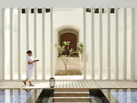 Nowoczesna architektura zewnętrzna w Sirru Fen Fushi Private Lagoon Resort