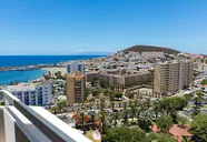 Widok na kompleks Sol Arona Tenerife  i okoliczną zabudowę