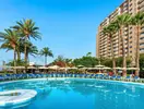Basen z leżakami w Sol Arona Tenerife 