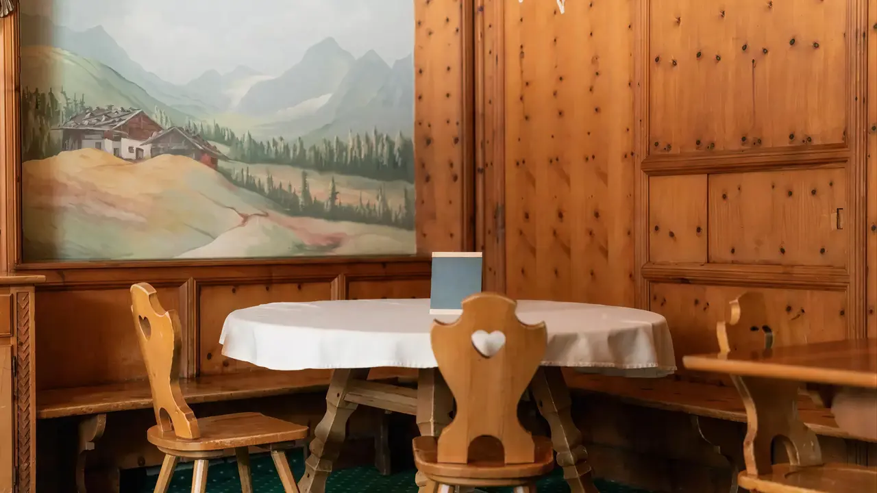 Stolik w restauracji w Sporthotel Kurzras