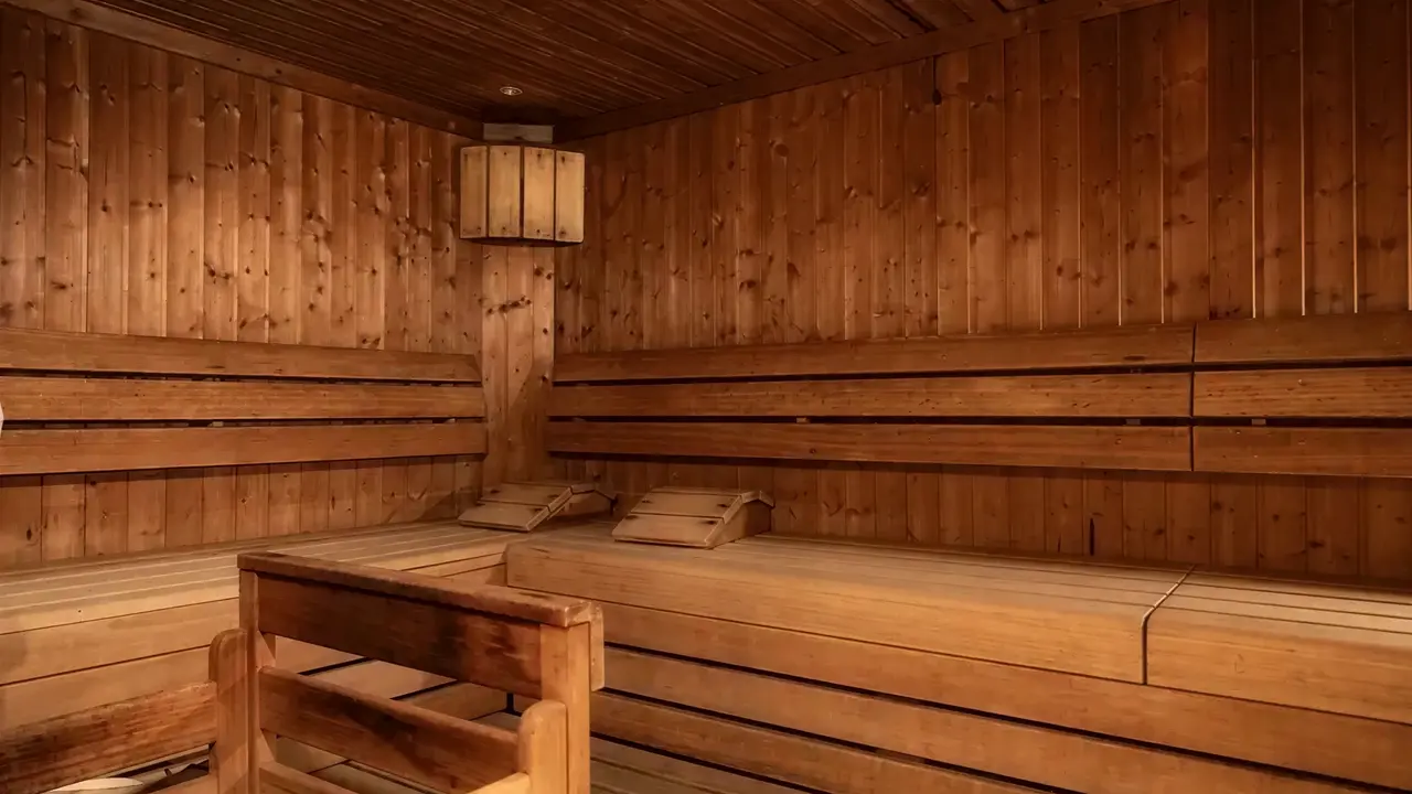Drewniana sauna w obiekcie Sporthotel Kurzras