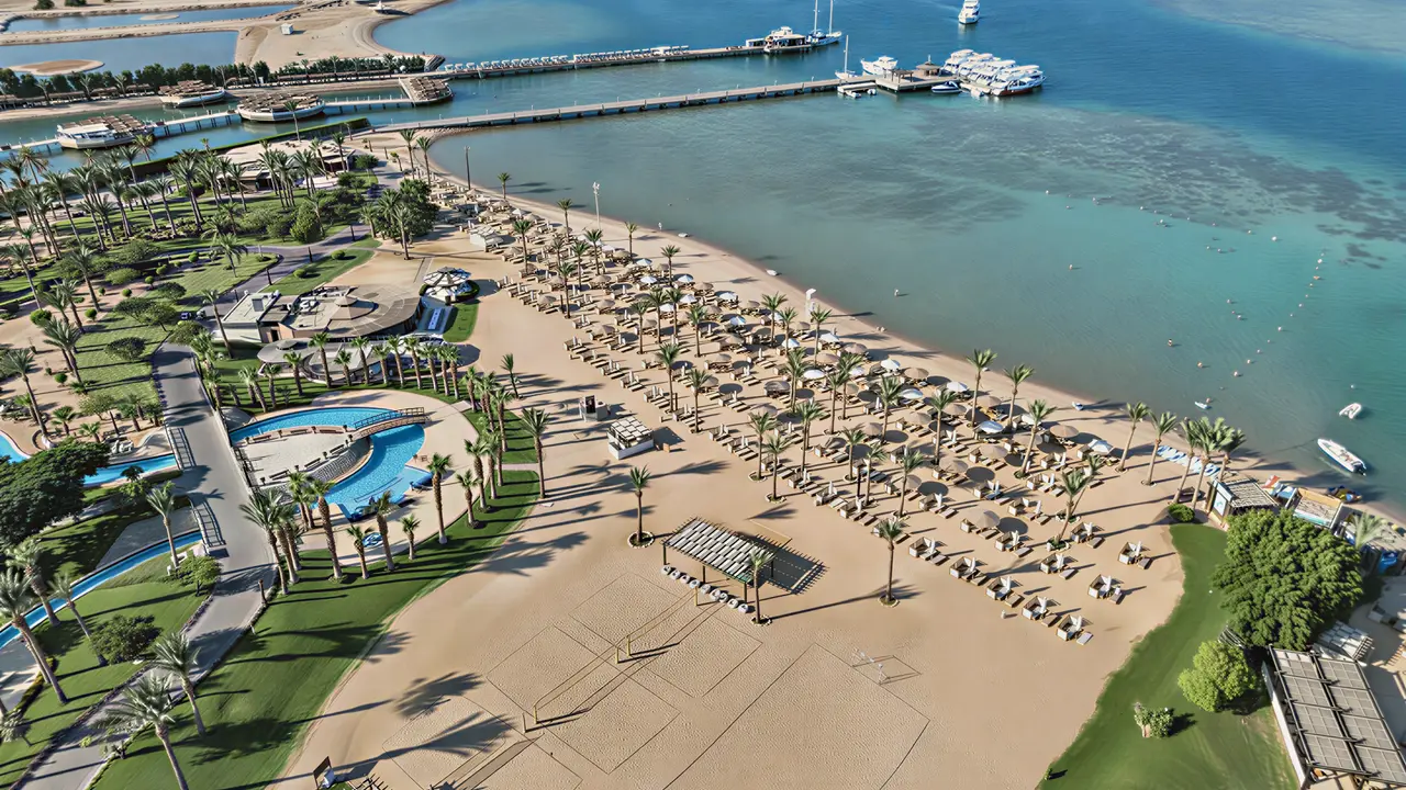 Widok z lotu ptaka na Steigenberger Al Dau Beach
