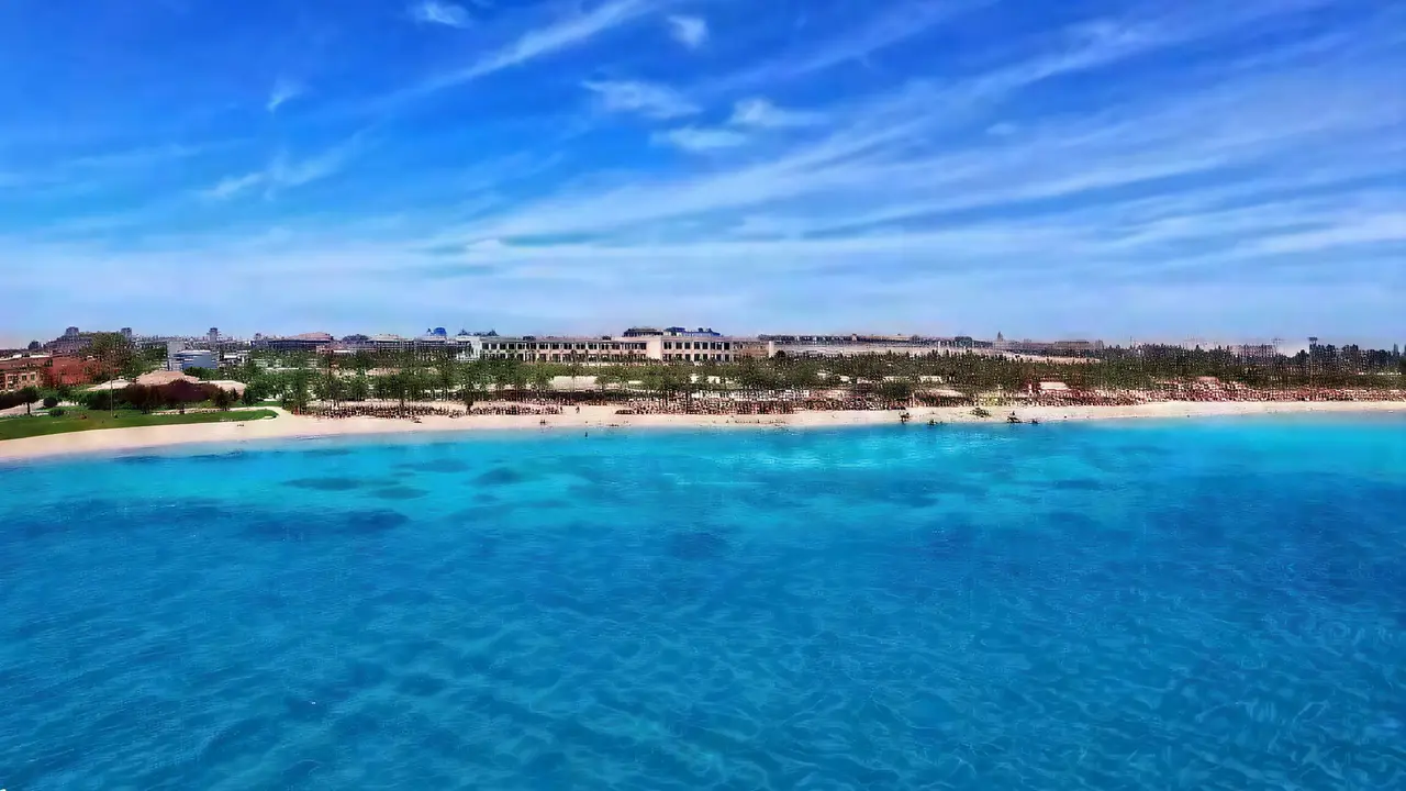 Widok na kompleks Steigenberger Al Dau Beach z lotu ptaka