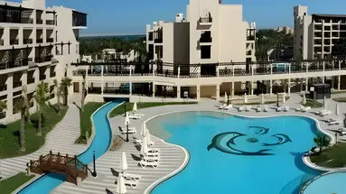 Basen przy hotelu Steigenberger Aqua Magic