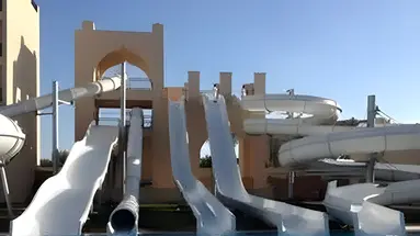Zjeżdżalnie wodne w Steigenberger Aqua Magic