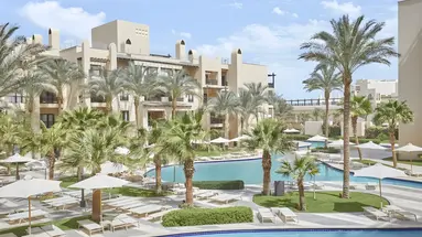 Basen przy hotelu Steigenberger Aqua Magic