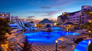 Zjeżdżalnie wodne i baseny w Steigenberger Aqua Magic